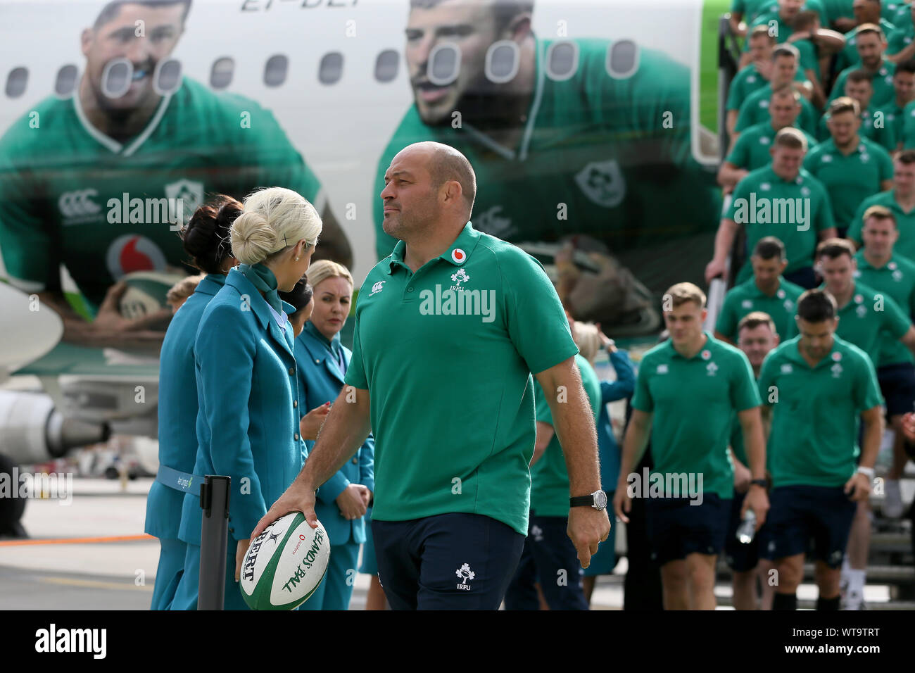 In Irlanda il capitano Rory meglio come il team si è preparato a partire dall'aeroporto di Dublino per il 2019 Coppa del Mondo di Rugby in Giappone. Foto Stock