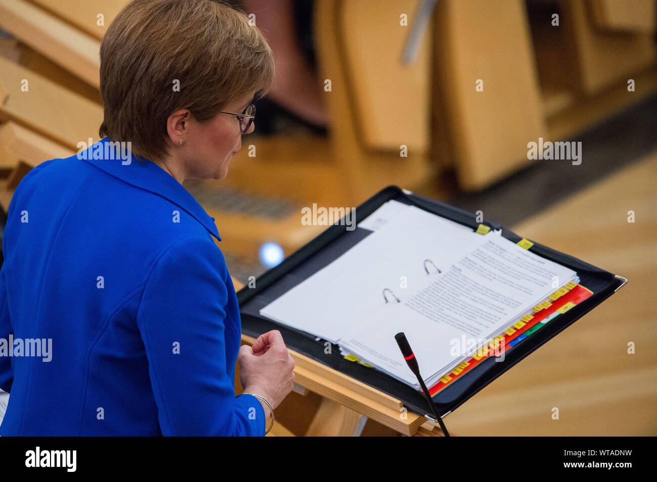 Edinburgh, Regno Unito. Il 5 settembre 2019. Nella foto: Nicola Storione MSP - Primo ministro di Scozia e il Leader del Partito nazionale scozzese (SNP). Nicola lo storione risponde alle domande durante la prima sessione di Primi Ministri questioni dopo la pausa estiva. Domande centrata attorno a BREXIT, indipendenza, finanza e disordine settaria. Colin Fisher/CDFIMAGES.COM Foto Stock