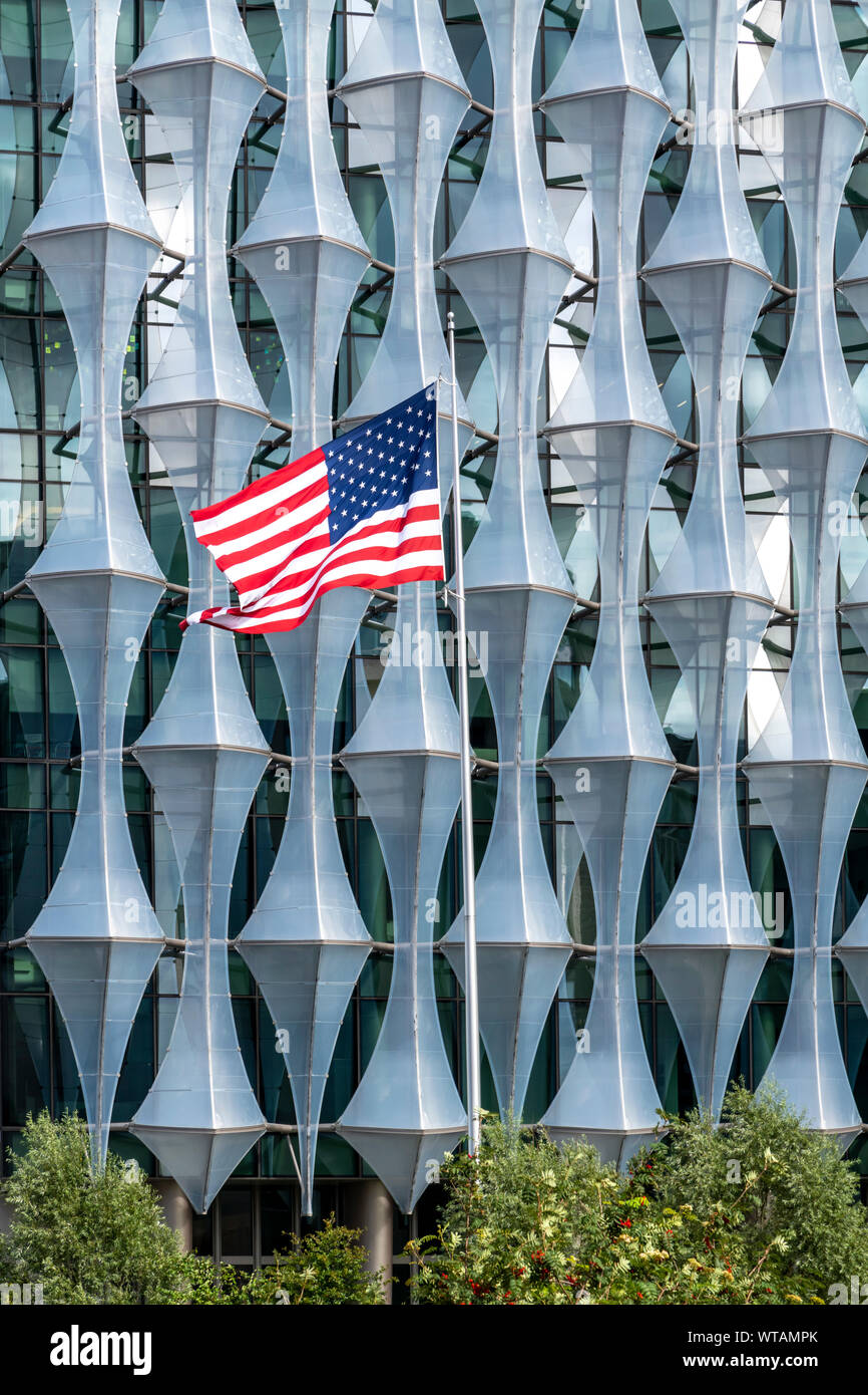 La nuova ambasciata americana a Londra, è la più grande ambasciata americana in Europa occidentale progettato dagli architetti KieranTimberlake. Foto Stock