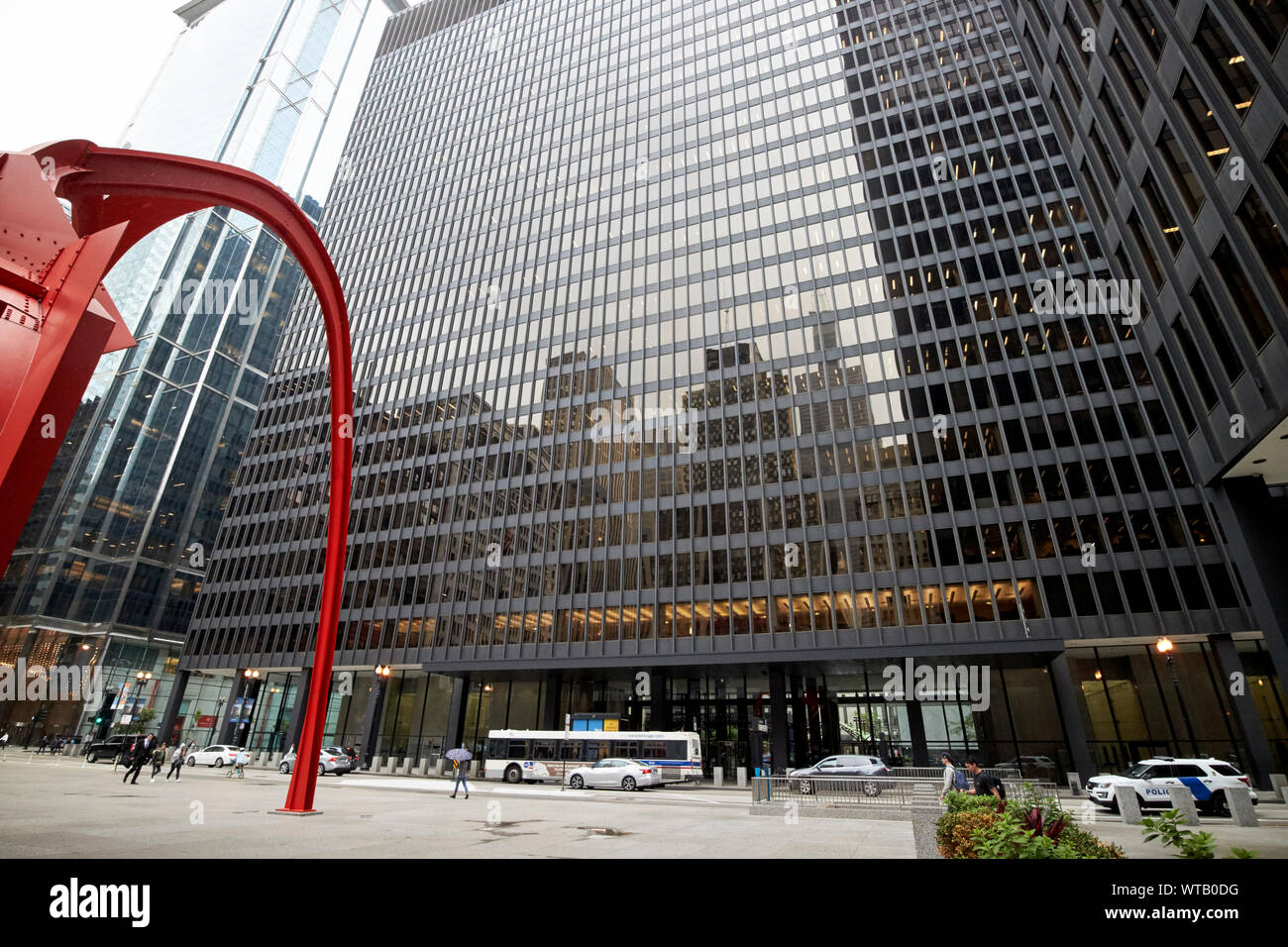 Scultura flamingo federal plaza dirksen Federal Courthouse Centro Federale di Chicago, Illinois, Stati Uniti d'America Foto Stock