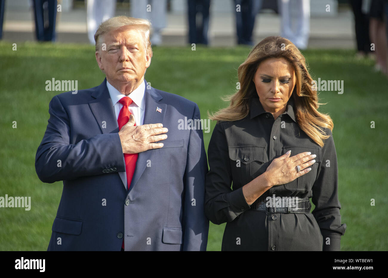 Settembre 11, 2019, Washington, Distretto di Columbia, Stati Uniti d'America: il Presidente degli Stati Uniti, TRUMP e la first lady MELANIA TRUMP di osservare un minuto di silenzio alle 8:46 AM EDT in commemorazione del 18° anniversario degli attacchi terroristici al World Trade Center di New York, New York e contro il Pentagono a Washington, DC. (Credito Immagine: © Ron Sachs/CNP via ZUMA filo) Foto Stock