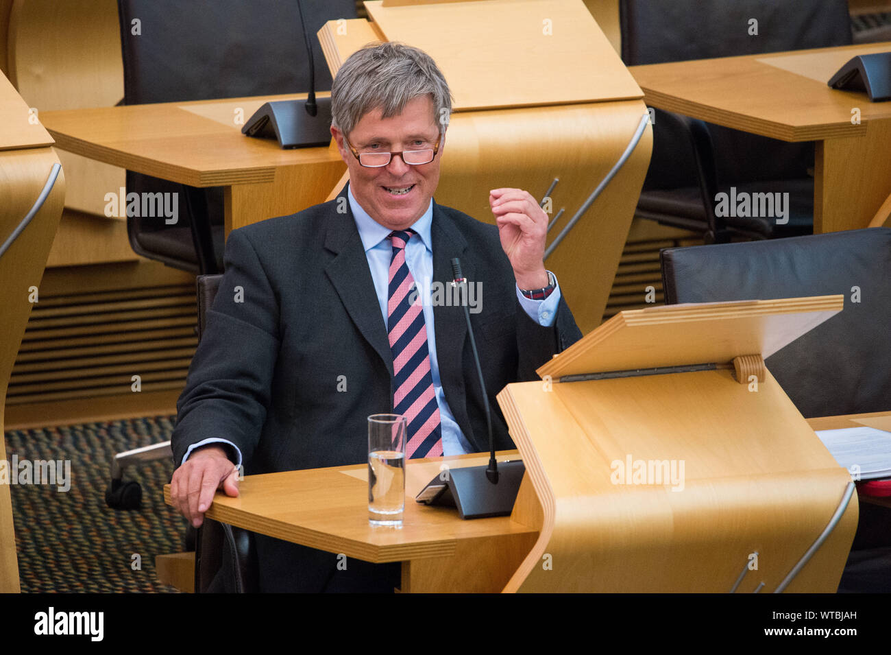 Edinburgh, Regno Unito. Il 5 settembre 2019. Nella foto: Edward Mountain MSP - Cabinet Shadow Segretario per gli affari rurali e le isole. Il governo scozzese Discussione: evitando una trattativa non uscire dall'UE. Che il Parlamento concorda che il Regno Unito non dovrebbe in alcun caso lasciare la UE su un no-base della trattativa e condanna del Primo Ministro sospensione del parlamento britannico già a partire dal 9 Settembre fino al 14 ottobre 2019. Il risultato della divisione è: per 87, contro 28, astensioni 0. Colin Fisher/CDFIMAGES.COM Foto Stock
