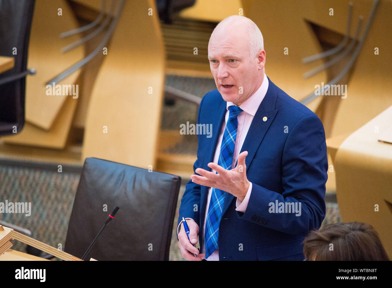 Edinburgh, Regno Unito. Il 5 settembre 2019. Nella foto: Joe Fitzpatrick MSP - il ministro per la salute pubblica, Sport & Benessere. Dichiarazione ministeriale da Joe Fitzpatrick MSP: "Affrontare il problema droga Decessi correlati'. La Scozia è di fronte a un'emergenza sanitaria pubblica. Le ultime cifre da record nazionale di Scozia mostrano che 1,187 persone hanno perso la vita nel 2018 come risultato del consumo di stupefacenti. Colin Fisher/CDFIMAGES.COM Foto Stock