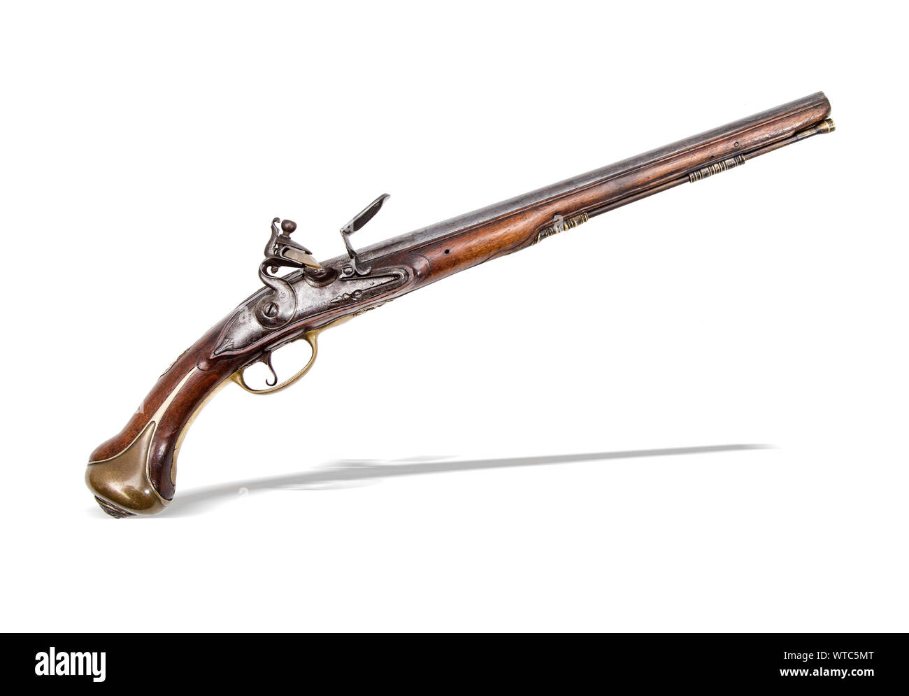 Europeo di pistola a percussione del XIX secolo con esagonale foro RIFLED BARREL decorata con incisione. Foto Stock