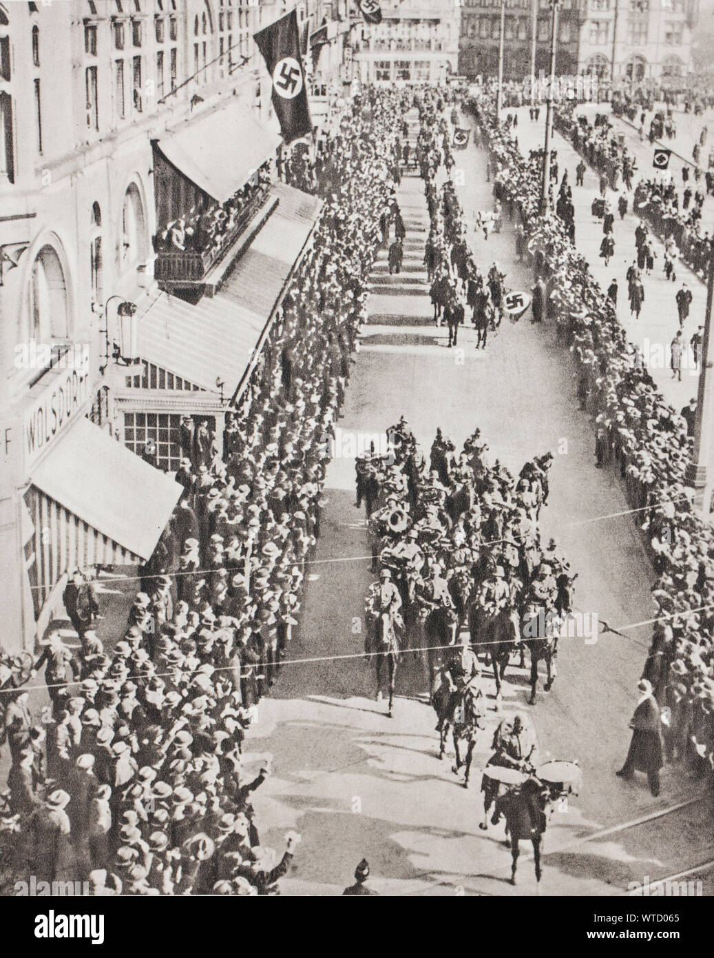 Il remilitarization della Renania (tedesco: Rheinlandbesetzung) dall'esercito tedesco è iniziata il 7 marzo 1936 quando tedesco forze militari è entrato il lato dx Foto Stock