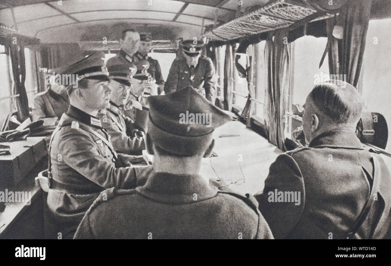 In Rakow, nei pressi di Varsavia, il Polacco plenipotenziari (da dietro) erano ammessi per il treno militare del gruppo generale di armees von Blaskowitz per Foto Stock