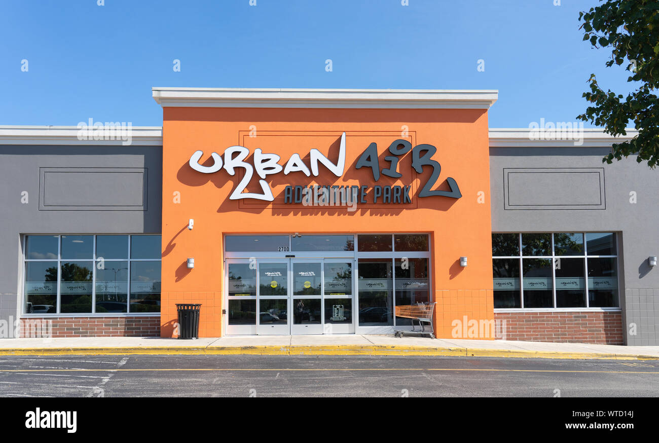 Norriton orientale, PA - sett. 3, 2019: aria urbana è una coperta in franchising parco avventura con trampolini, pareti di arrampicata e molte altre attrazioni ed è stato Foto Stock