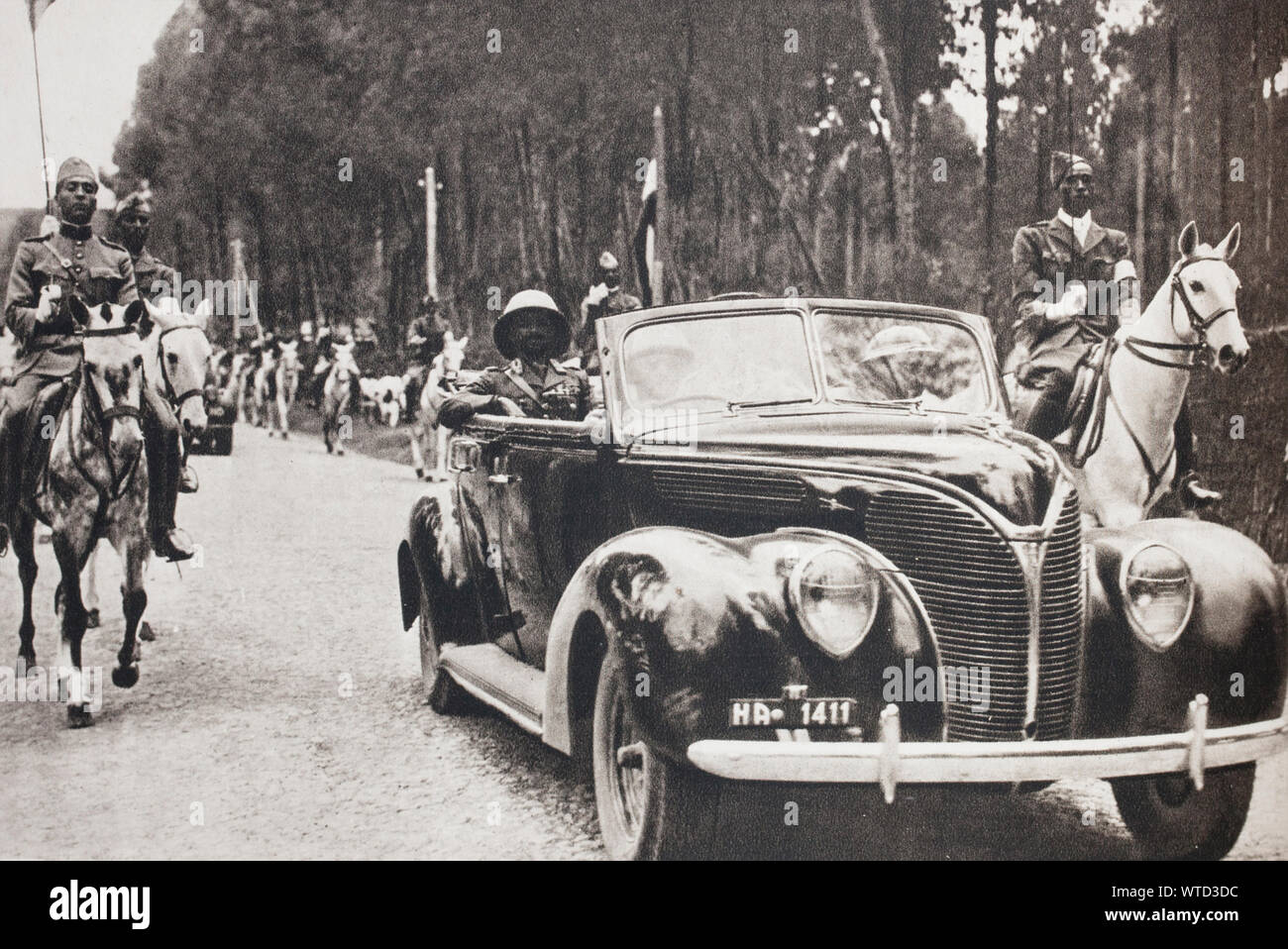 H. M. Haile Selassie, negus di Abissinia, ritorna al suo capitale epres cinque anni di esilio. Egli è stato il primo sovrano di essere ripristinato al suo trono Foto Stock