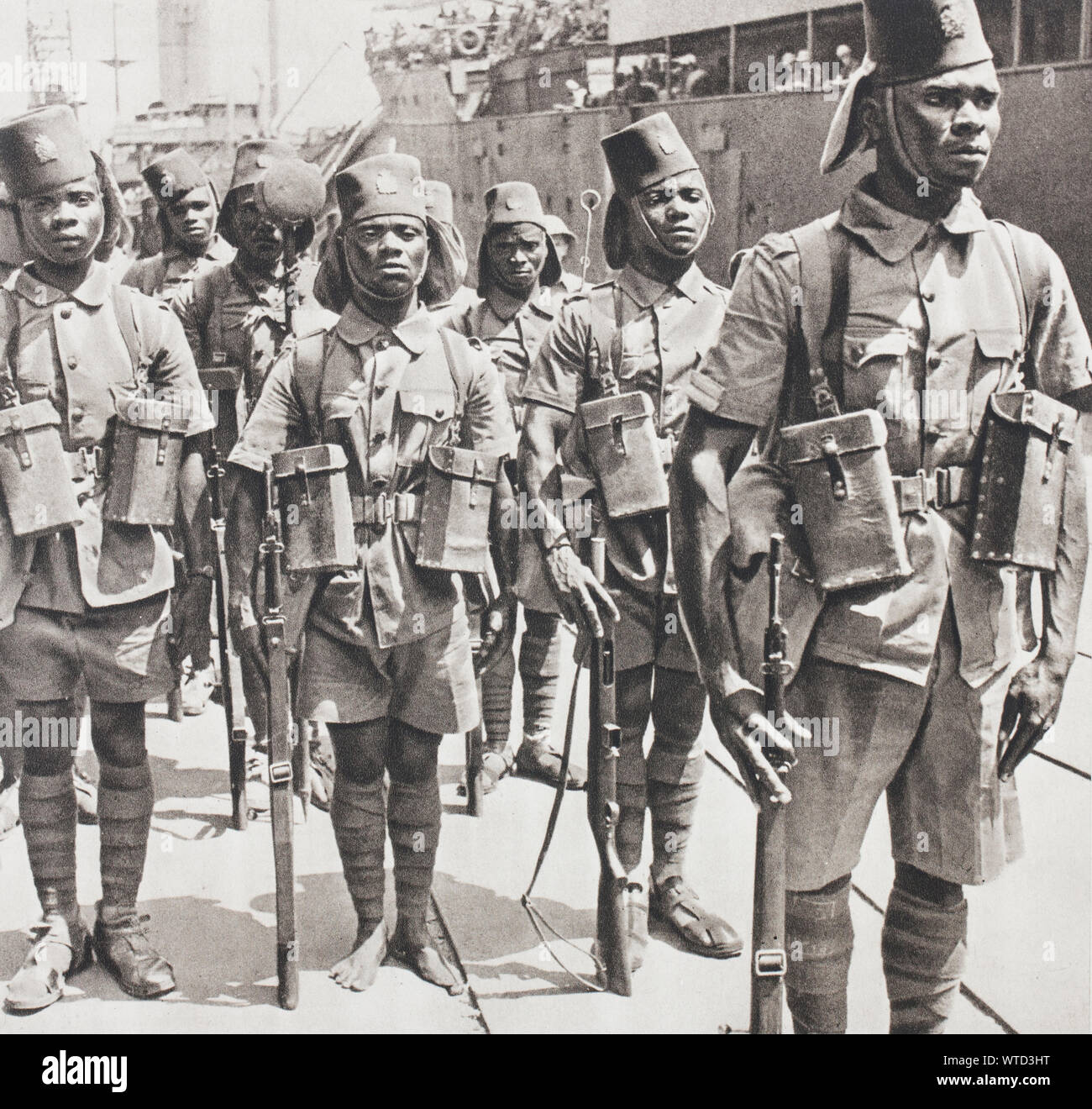 Belga truppe coloniali prendere parte nella campagna in Africa orientale e del Medio Oriente. In arrivo dal Congo, le nostre forze coloniali, comandato da Lieut Foto Stock