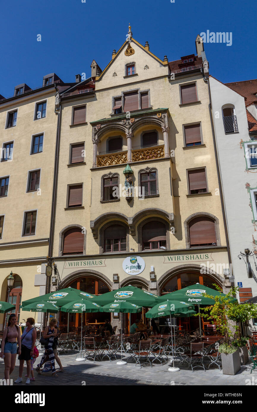 Visualizzazione classica del Wirtshaus cafe nel Platzl a Monaco di Baviera, Germania. Foto Stock