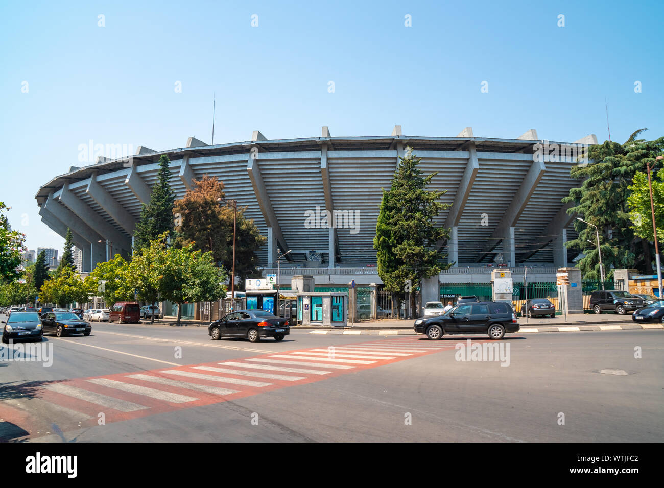 Tbilisi, Georgia - 30.07.2019: Tbilisi football Stadium dall'esterno. Sport. Foto Stock