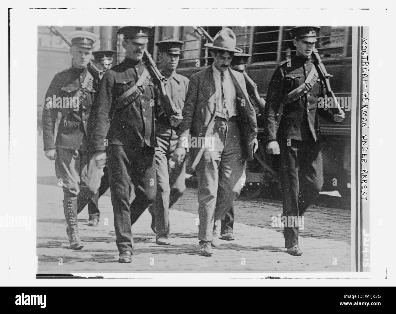 Montreal -- tedesco sotto arresto Foto Stock