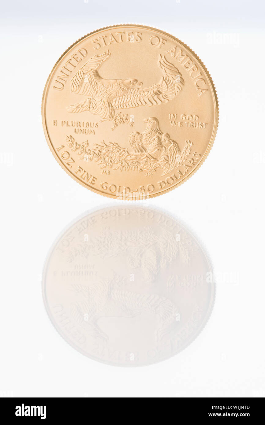 Close up di oro Eagle coin Foto Stock