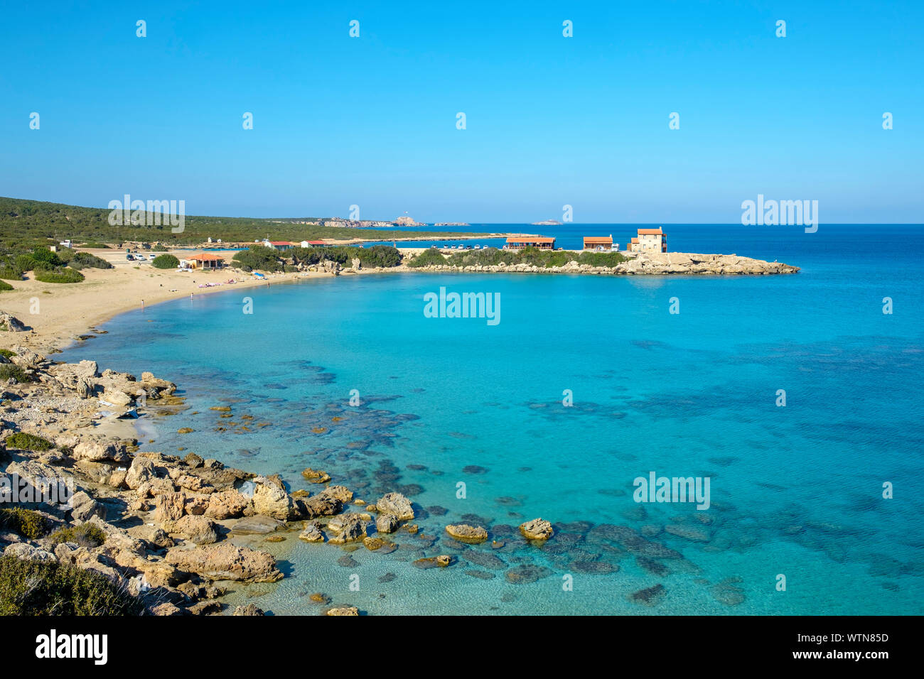 Spiaggia appartata sulla penisola di Karpaz, Rizokarpaso (Dipkarpaz), Famagosta (Iskele) Distretto, Cipro (parte settentrionale di Cipro). Foto Stock