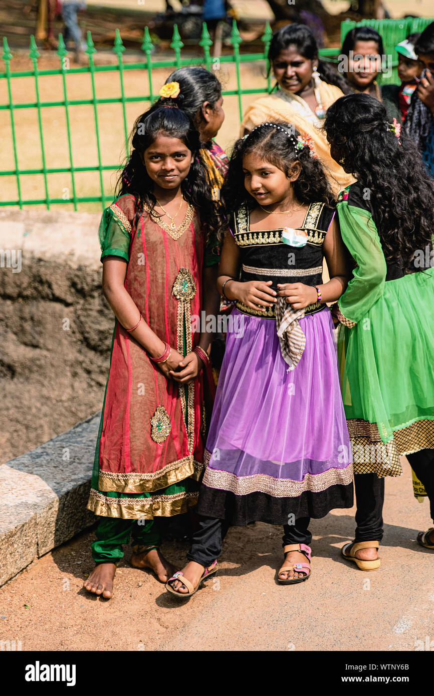 Cute ragazze indiano in Mahabalipuram sorridente Foto Stock