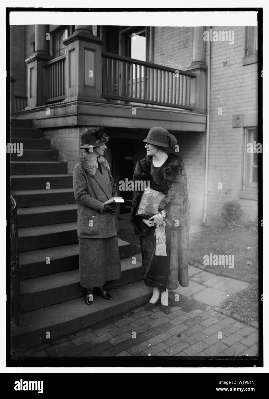 La sig.ra Chas. E. Dietrich & Mrs. Pinchot, [12/7/23] Foto Stock
