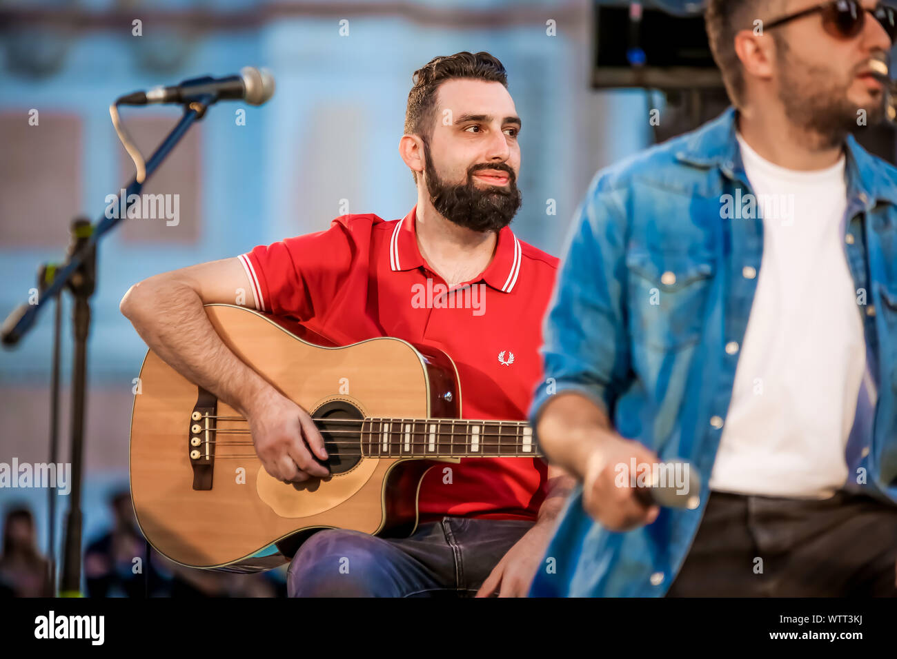 Bologna, Italia. Decimo Sep, 2019. Animali veloci e lenti i bambini, spesso abbreviato come FASK, sono un'alternativa italiana rock band formata a Perugia nel 2008. Il 10 settembre hanno suonato in Piazza Maggiore a Bologna per un grande evento gratuito, la premiere del Tuttomoltobello festival che sarà inoltre tenuto a Bologna nel "Parco del Dopolavoro Ferroviario' 11, 12, 13 settembre. (Foto di Luigi Rizzo/Pacific Stampa) Credito: Pacific Press Agency/Alamy Live News Foto Stock