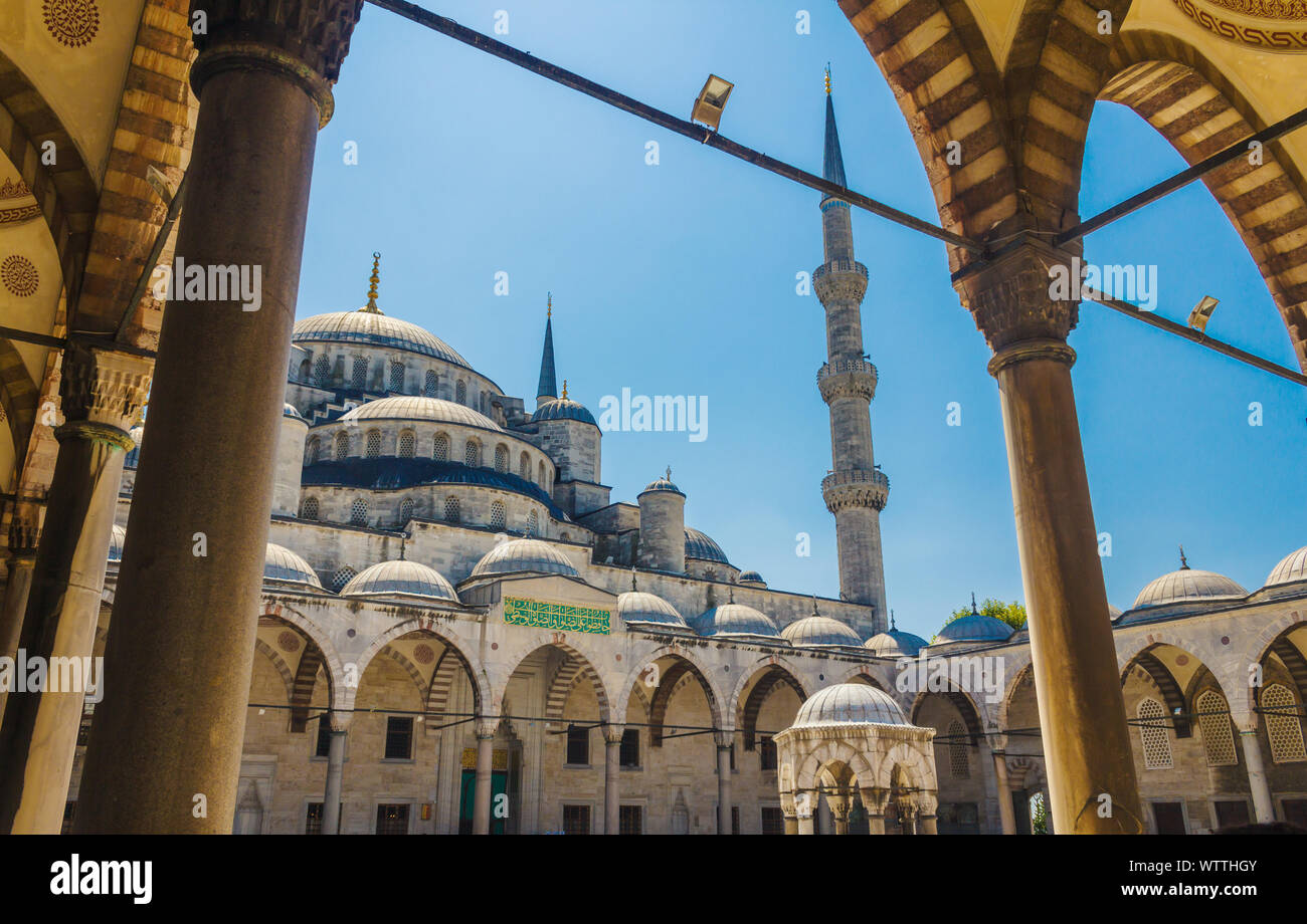 La Moschea Blu di Istanbul in estate Foto Stock