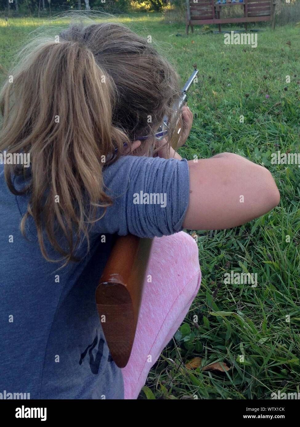 Ragazza Con Il Fucile Immagini E Fotos Stock Alamy Ragazza Con Il Fucile Immagini E Fotos Stock Alamy