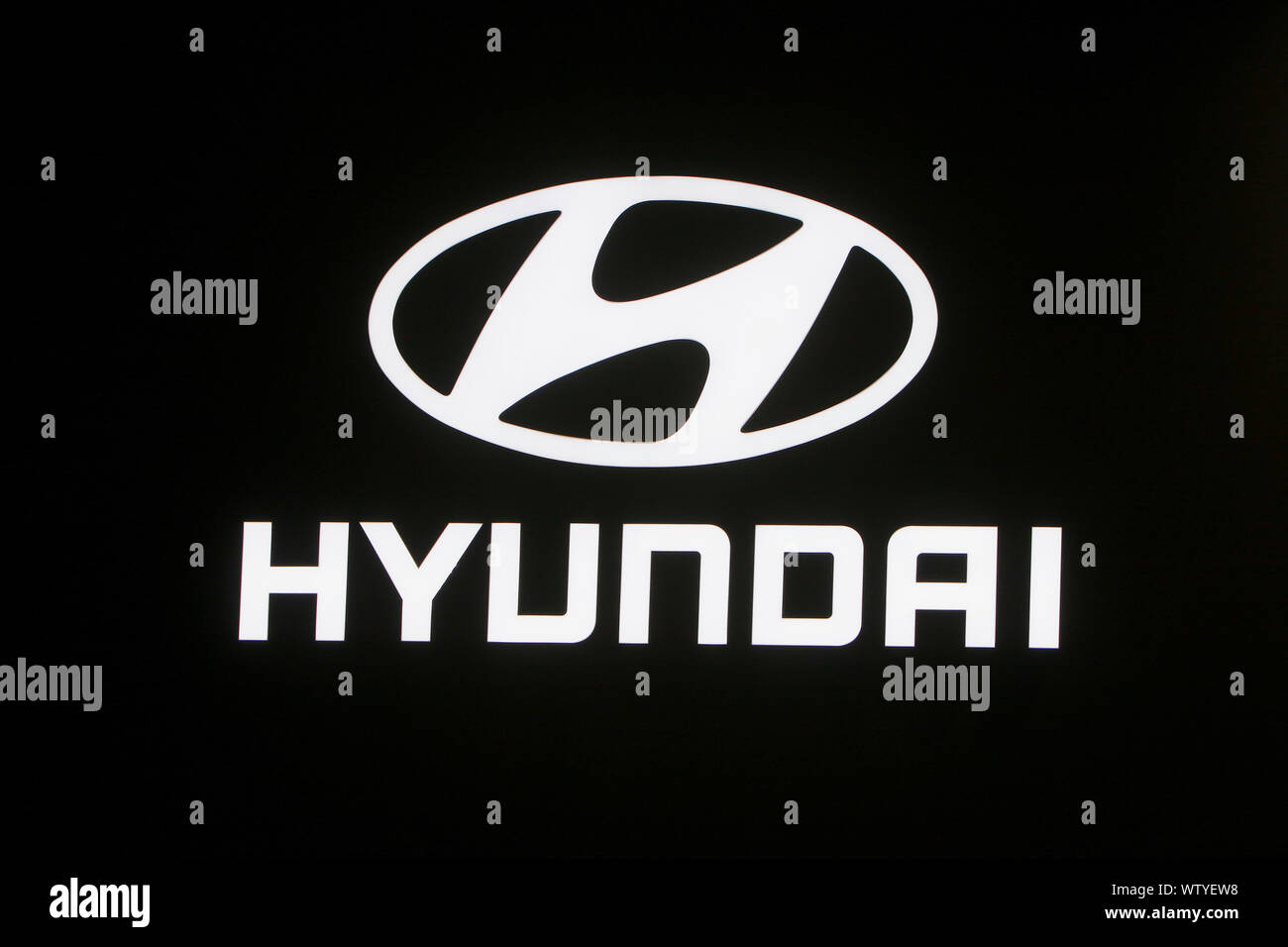 Francoforte, Germania. Undicesimo Sep, 2019. Logo della sudcoreana il costruttore di auto Hyundai al 2019 Internationale Automobil-Ausstellung (IAA). (Foto di Michael Debets/Pacific Stampa) Credito: Pacific Press Agency/Alamy Live News Foto Stock