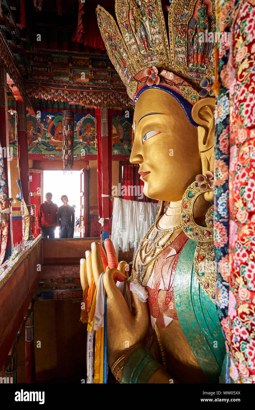 Statua del Buddha di Maitreya al monastero di Thiksey vicino a Leh, Ladakh, Foto Stock