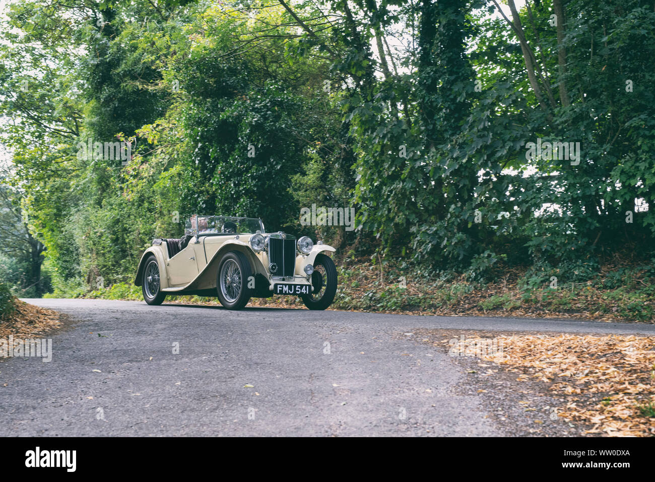 1947 mg di andare a un classico auto show in Oxfordshire campagna. Broughton, Banbury, Inghilterra. Vintage filtro applicato Foto Stock