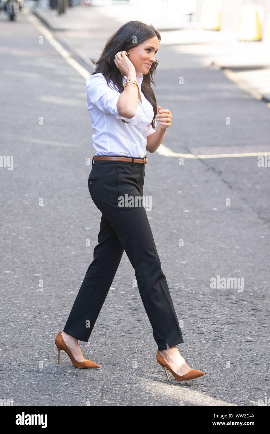 La Duchessa di Sussex arriva per il lancio della Smart Works capsule collection di John Lewis in Oxford Street, Londra. Foto di PA. Picture Data: giovedì 12 settembre, 2019. La serie di costumi che può essere indossato sul posto di lavoro sono stati creati in aiuto di Smart Works, una carità che fornisce formazione e intervista i vestiti per le donne disoccupate nel bisogno e ha Meghan come la sua royal patrono. Vedere PA storia ROYAL Meghan. Foto di credito dovrebbe leggere: Dominic Lipinski/PA FILO Foto Stock