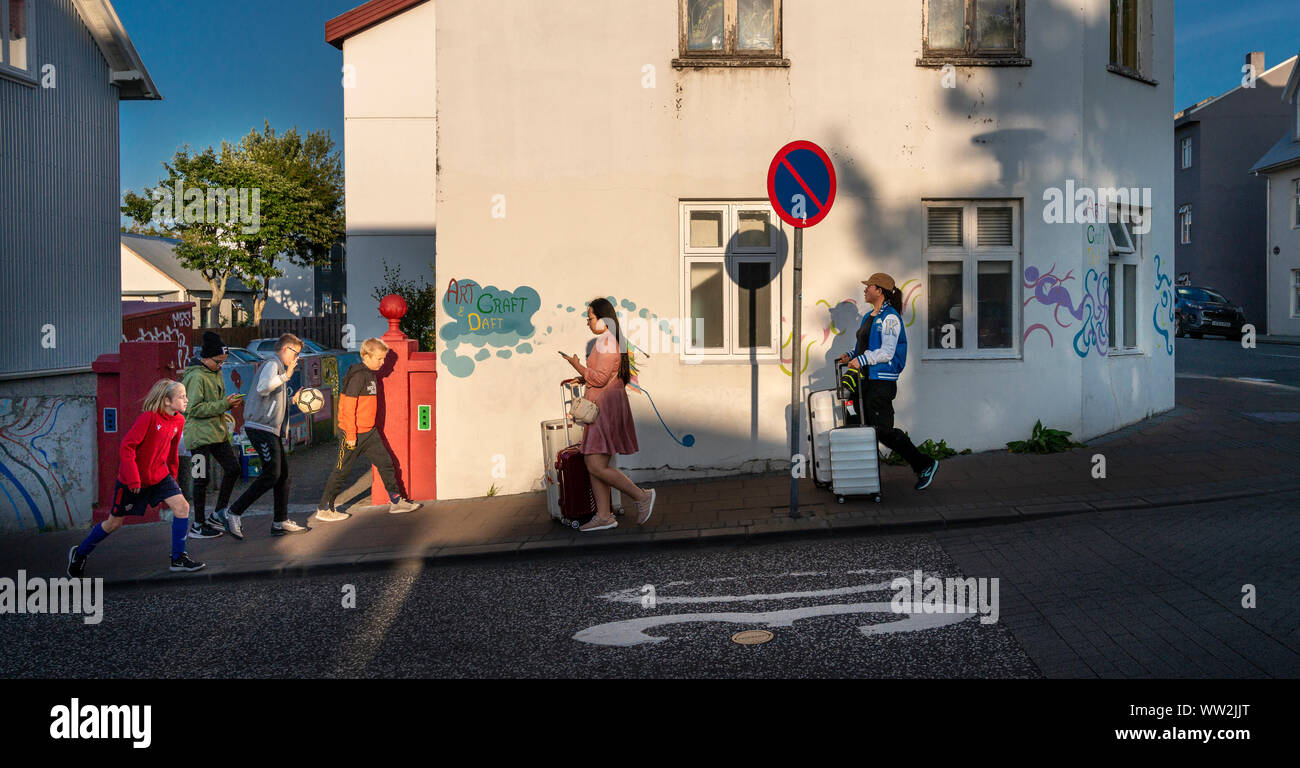 Scene di strada, nel centro di Reykjavik, Islanda Foto Stock