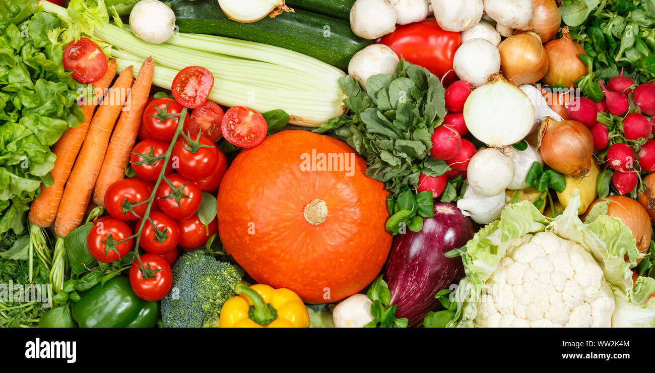Raccolta di verdure Cibi banner sfondo Pomodori Carote Patate fresche sfondi vegetali Foto Stock