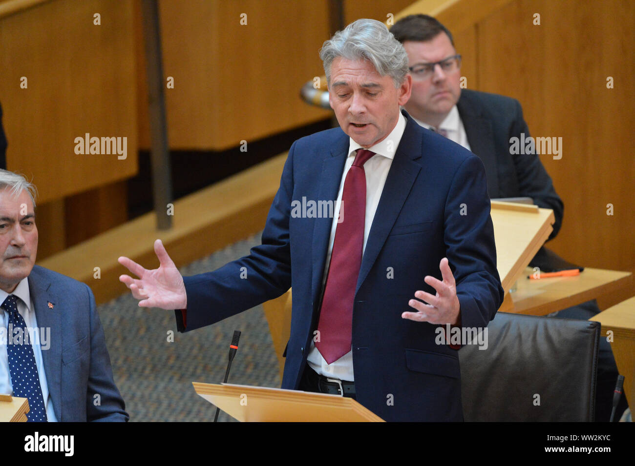 Edinburgh, Regno Unito. Xii Sep, 2019. Foto: Richard Leonard MSP - leader dello Scottish Labour Party. Prima sessione di Primi Ministri questioni come il parlamento scozzese tenta di sterzare un percorso attraverso le ricadute delle ultime Brexit pasticcio e impedire la Scozia da lasciare l'UE. Credito: Colin Fisher/Alamy Live News Foto Stock