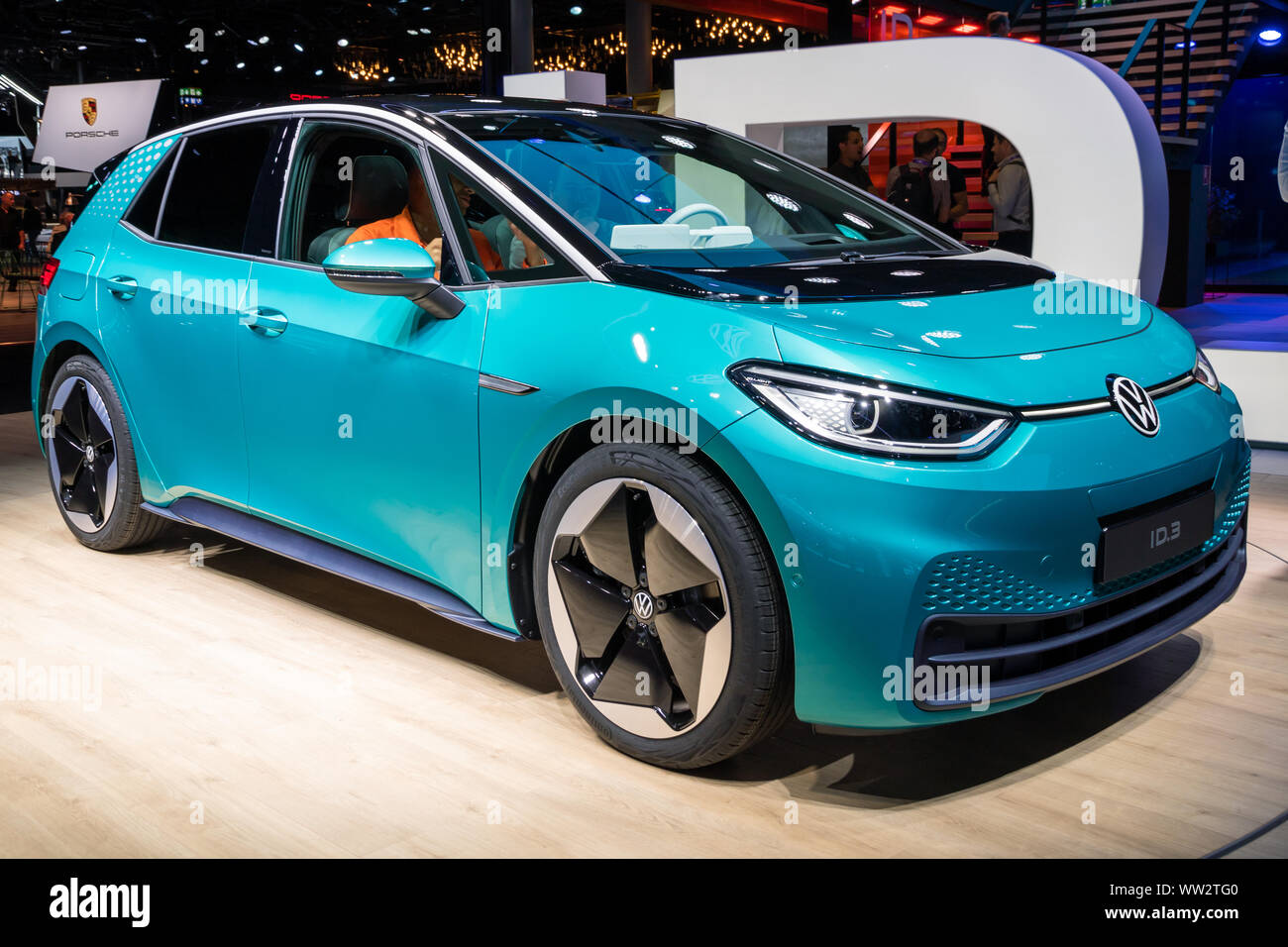 Francoforte, Germania - Sep 11, 2019: Volkswagen ID.3 auto elettrica reveiled a Francoforte IAA Motor Show 2019. Foto Stock