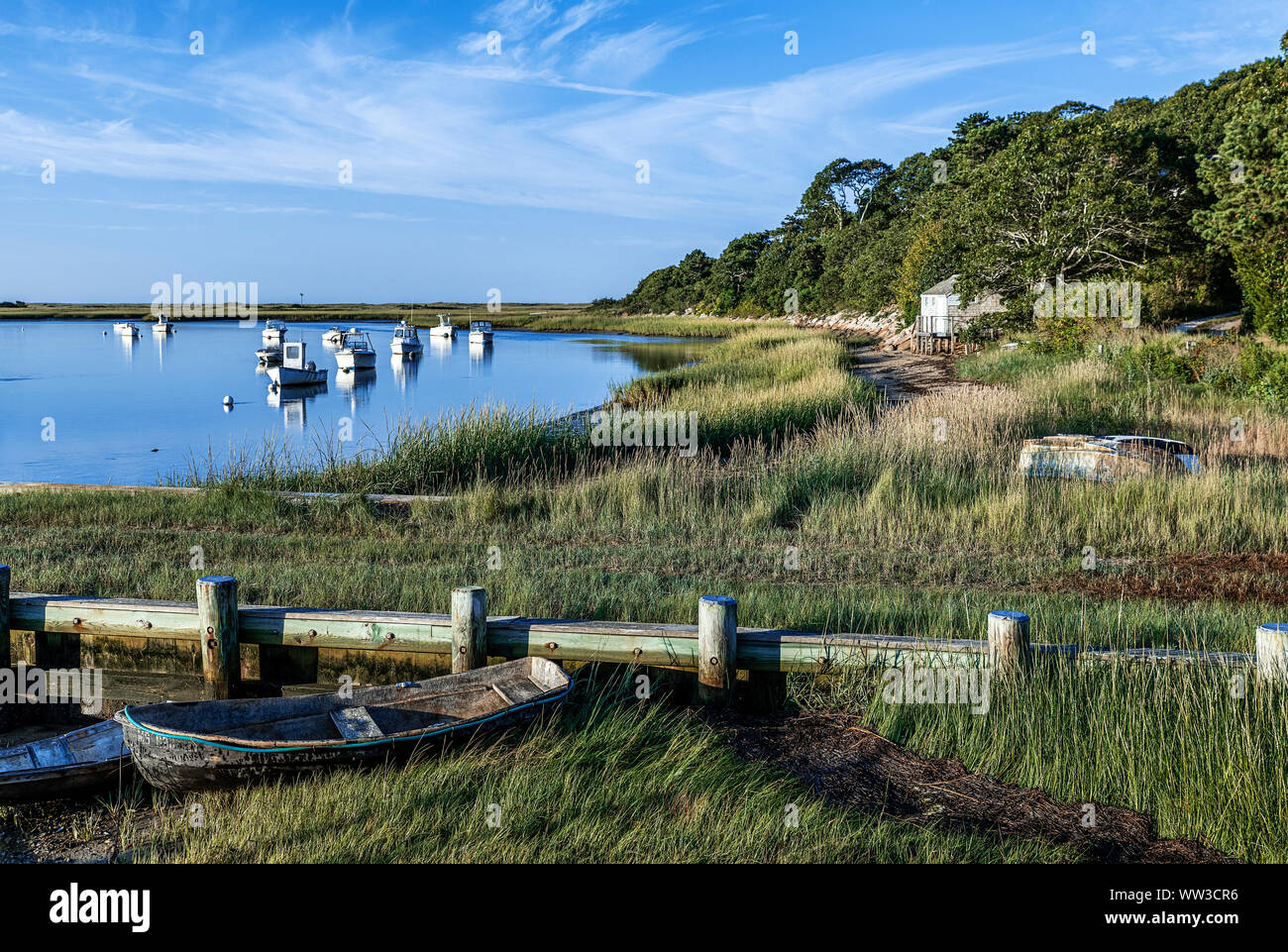 Incantevole spiaggia shack lungo il fiume Oyster, Chatham, Cape Cod, Massachusetts, STATI UNITI D'AMERICA. Foto Stock