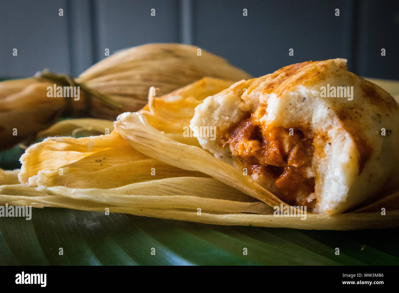 Chuchitos (Tamales guatemalteco) sulla Banana Leaf Foto Stock
