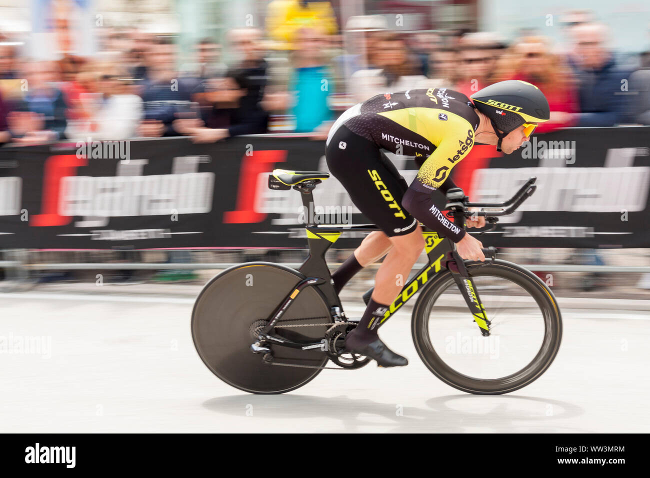 Jack Bauer (NZ) di Mitchelton Scott inizia il cronometro individuale, fase nove, Giro d'Italia 2019, Riccione, Italia Foto Stock