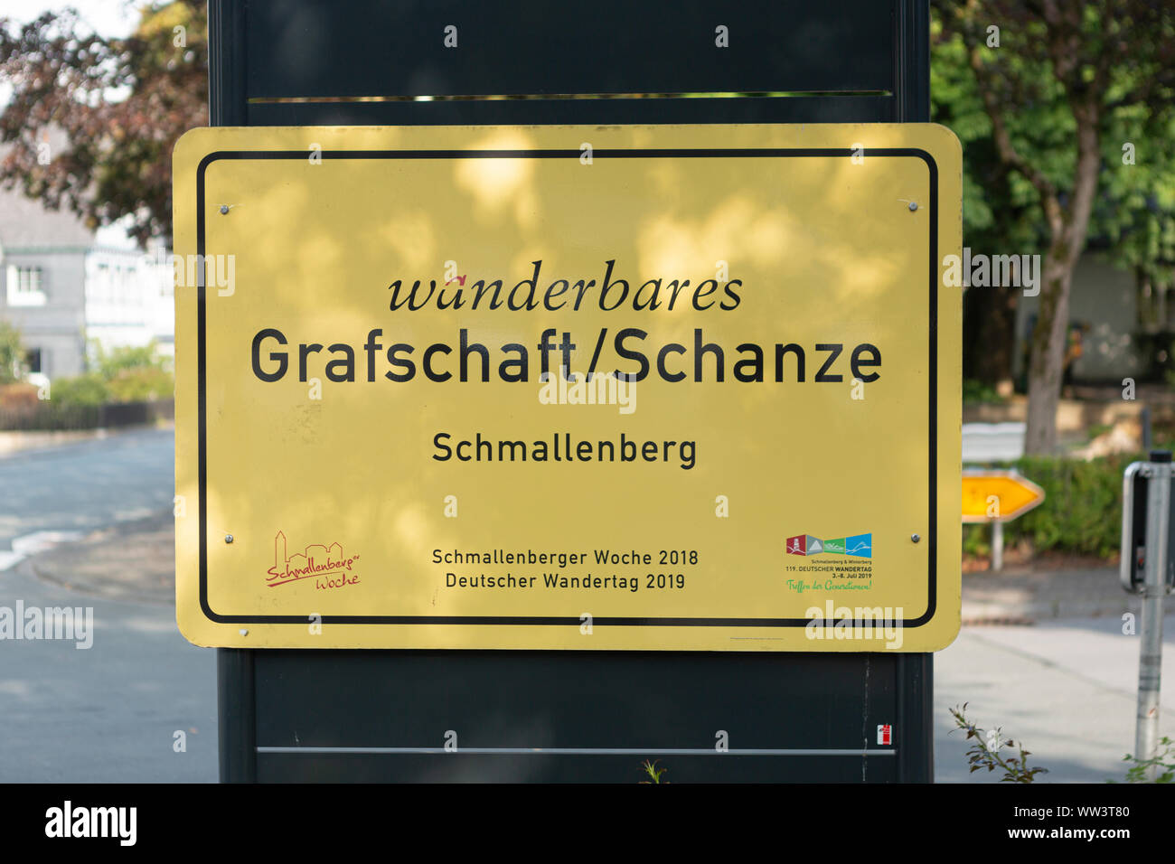 Segno di benvenuto al Grafschaft e Schanze village, comune di Schmallenberg in regione di Sauerland Foto Stock