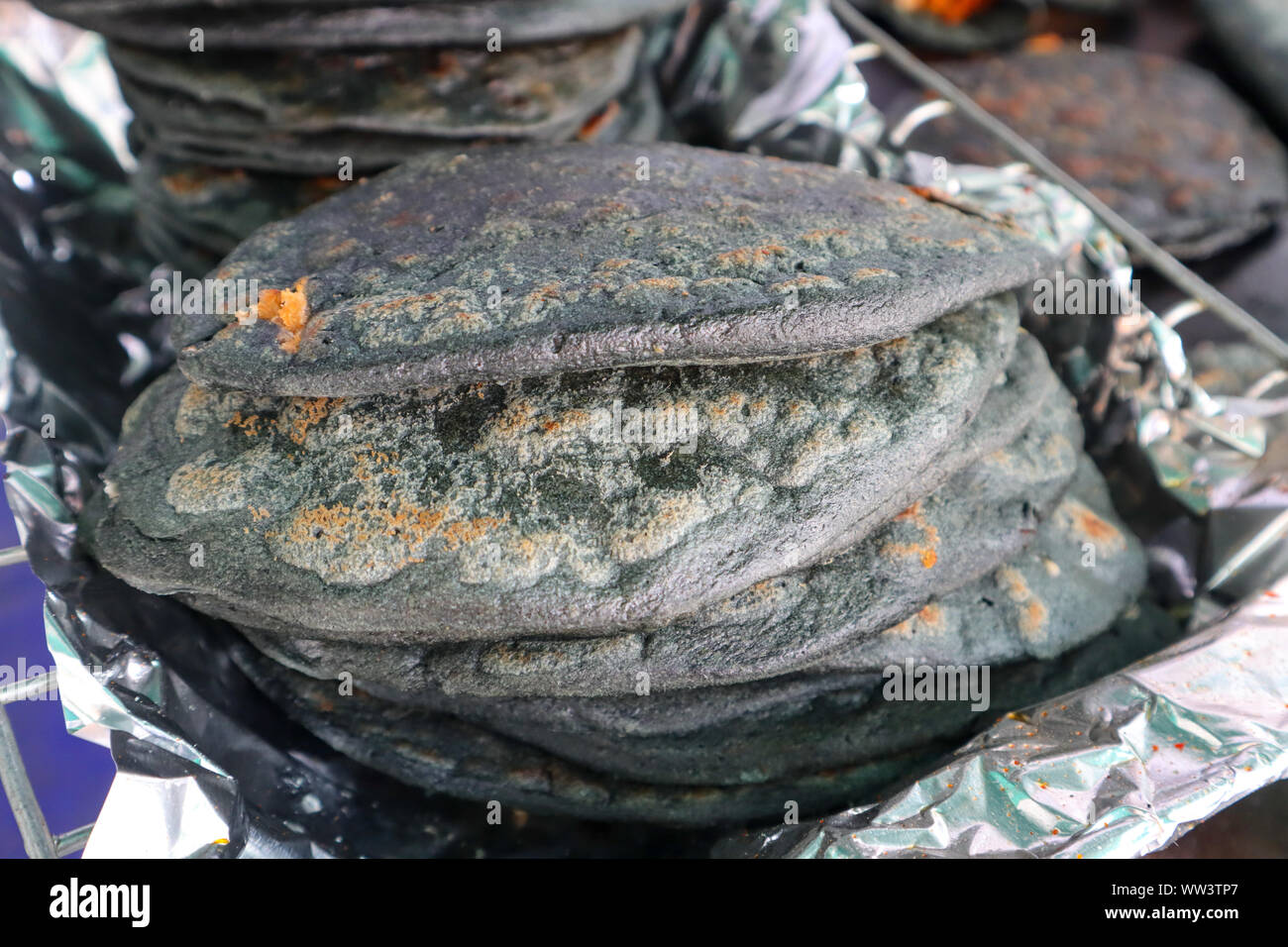 Blue Corn Quesadillas, Tlacoyos e Gorditas Cucina a Città del Messico Foto Stock