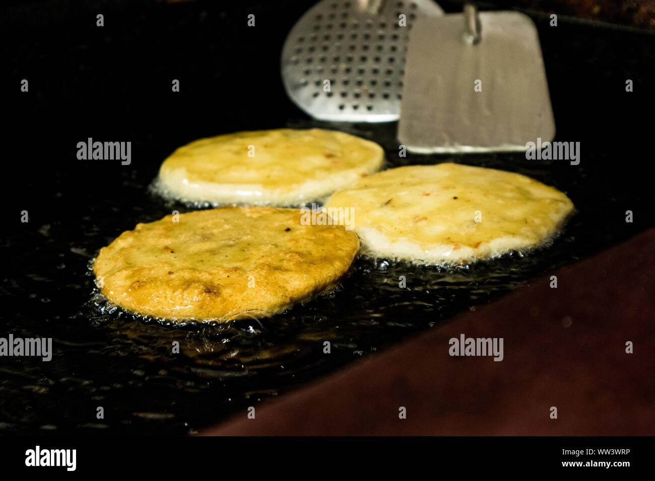 Gorditas tradizionale (fritte Masa torte Sutffed con Chicharron) in Città del Messico Foto Stock