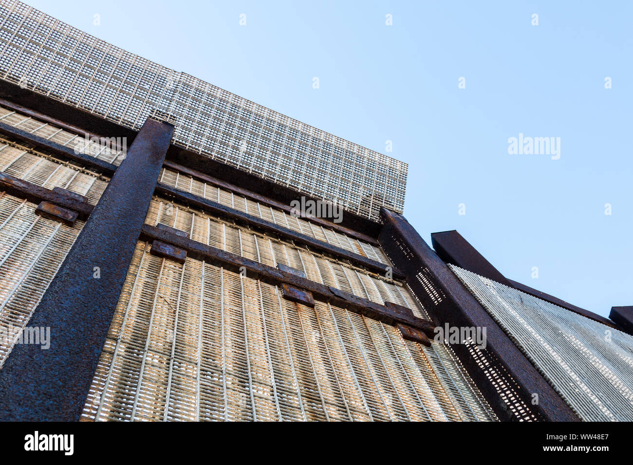 Una sezione di recinzione di confine lungo il Regno States-Mexico confine in San Diego, California. Foto Stock