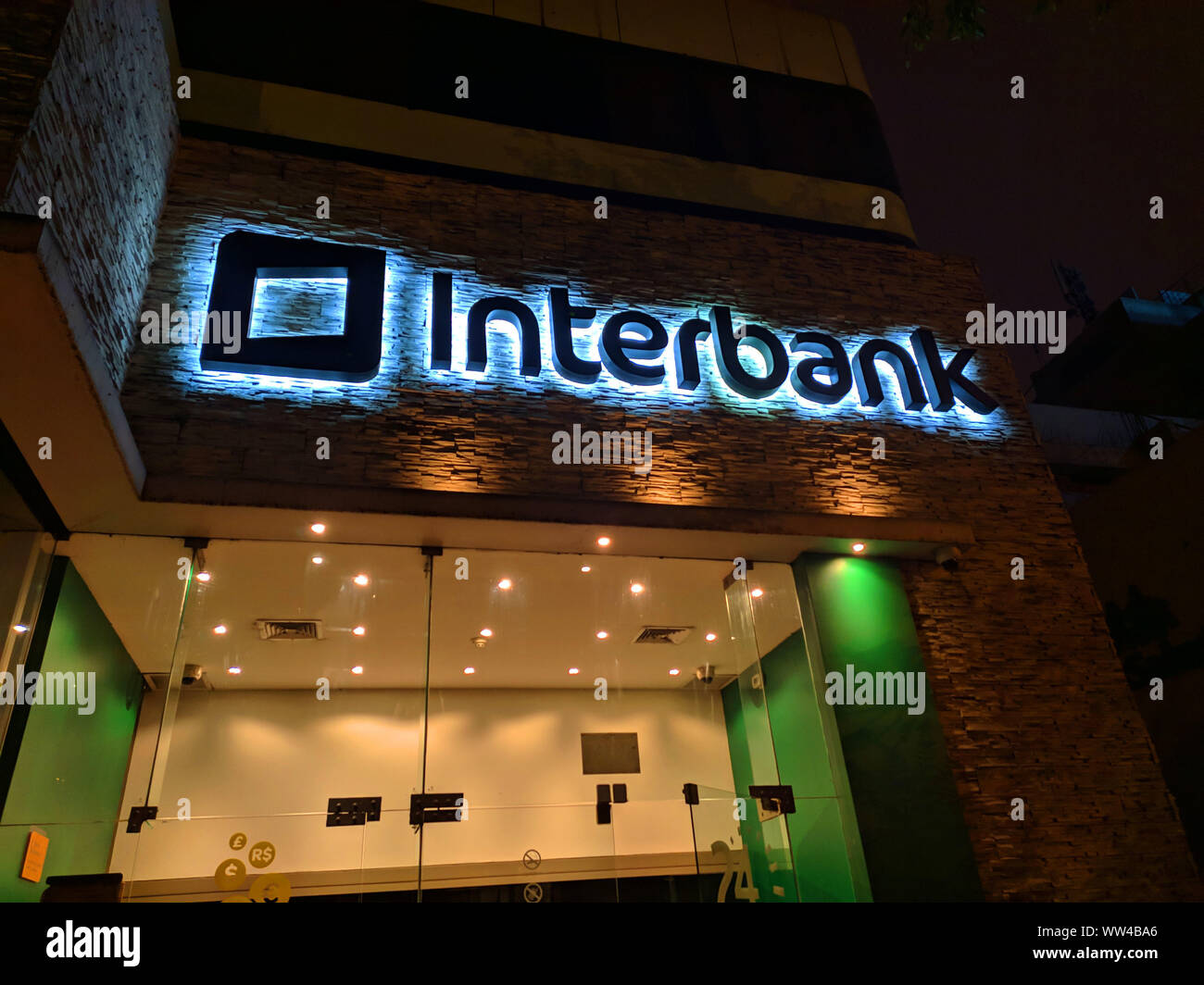 Logo interbank, una delle due grandi banche in Lima Peru Foto Stock