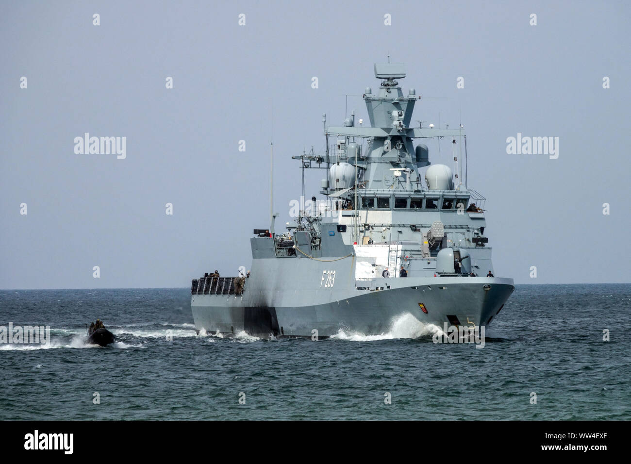corvette della Marina tedesca 'Oldenburg', F 263 Mar Baltico vicino Rostock Germania, marina tedesca Foto Stock