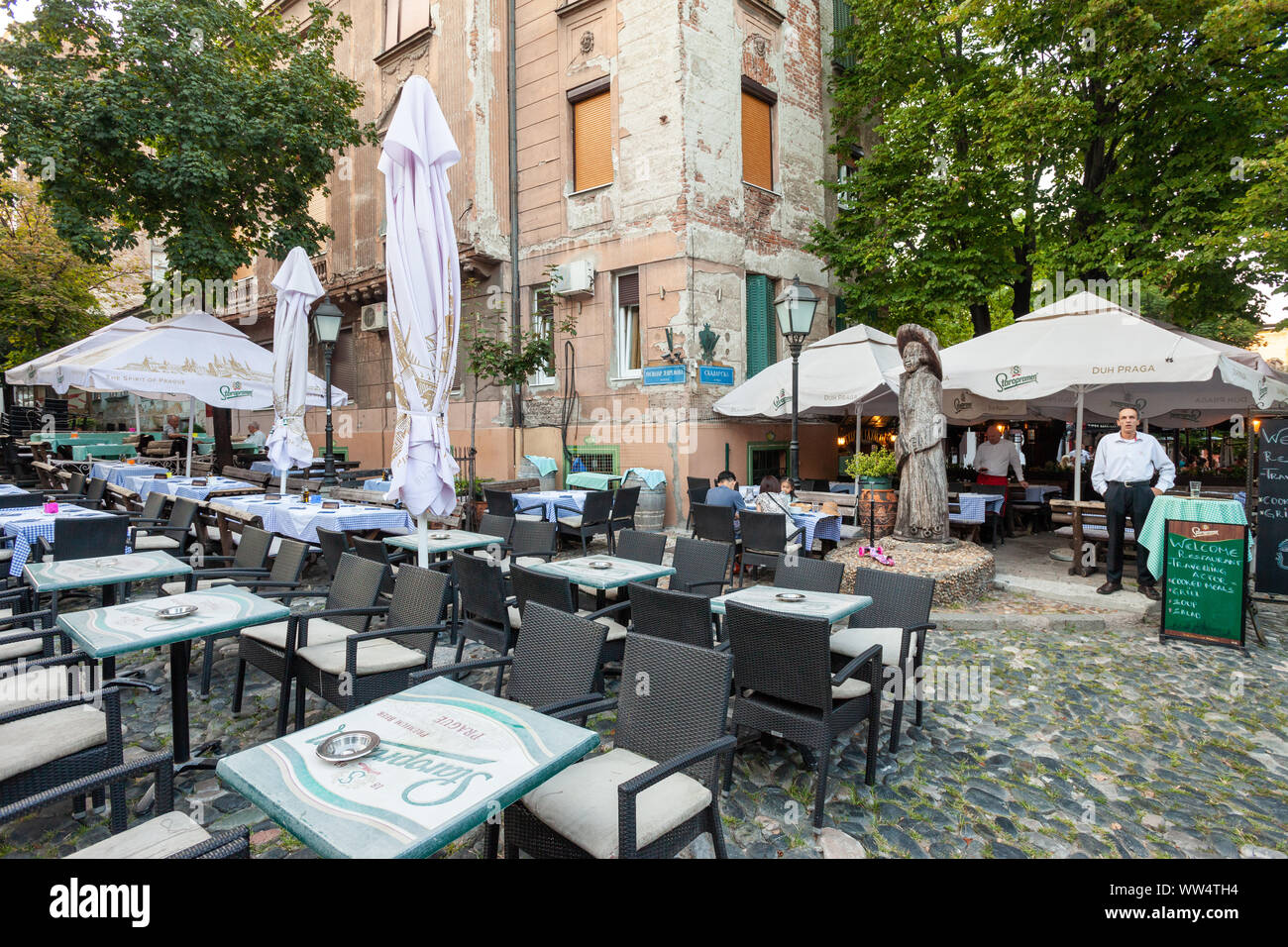 Belgrado, Serbia - agosto 07: Skadarlija (Skandarska), Belgrado il quartiere pieno di ristoranti e caffetterie il 7 agosto 2019 in Serbia Foto Stock