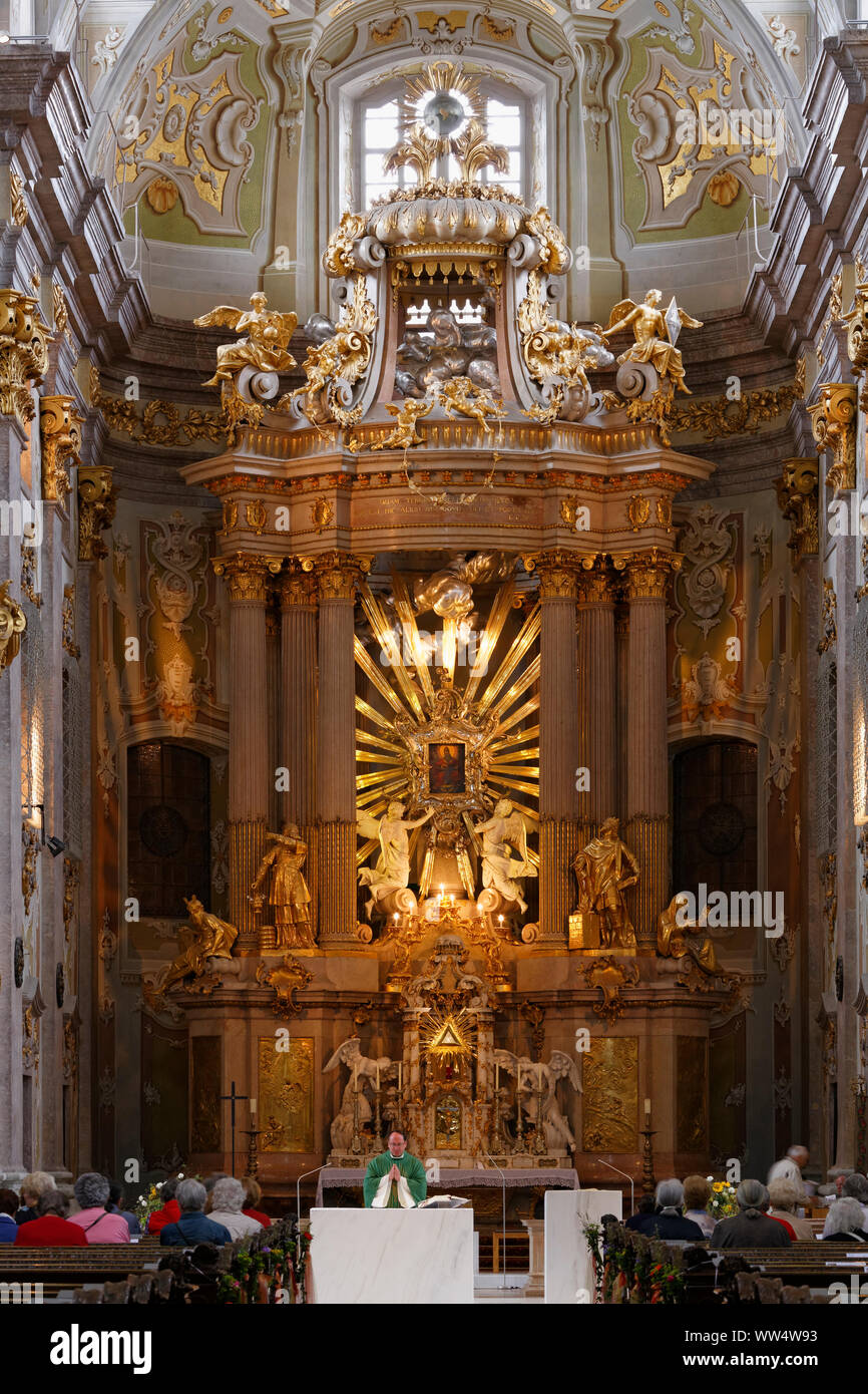 Altare maggiore barocco, basilica Sonntagberg, Chiesa del pellegrinaggio di Santa Trinità e San Michele, Sonntagberg, Mostviertel, Austria Inferiore, Austria Foto Stock