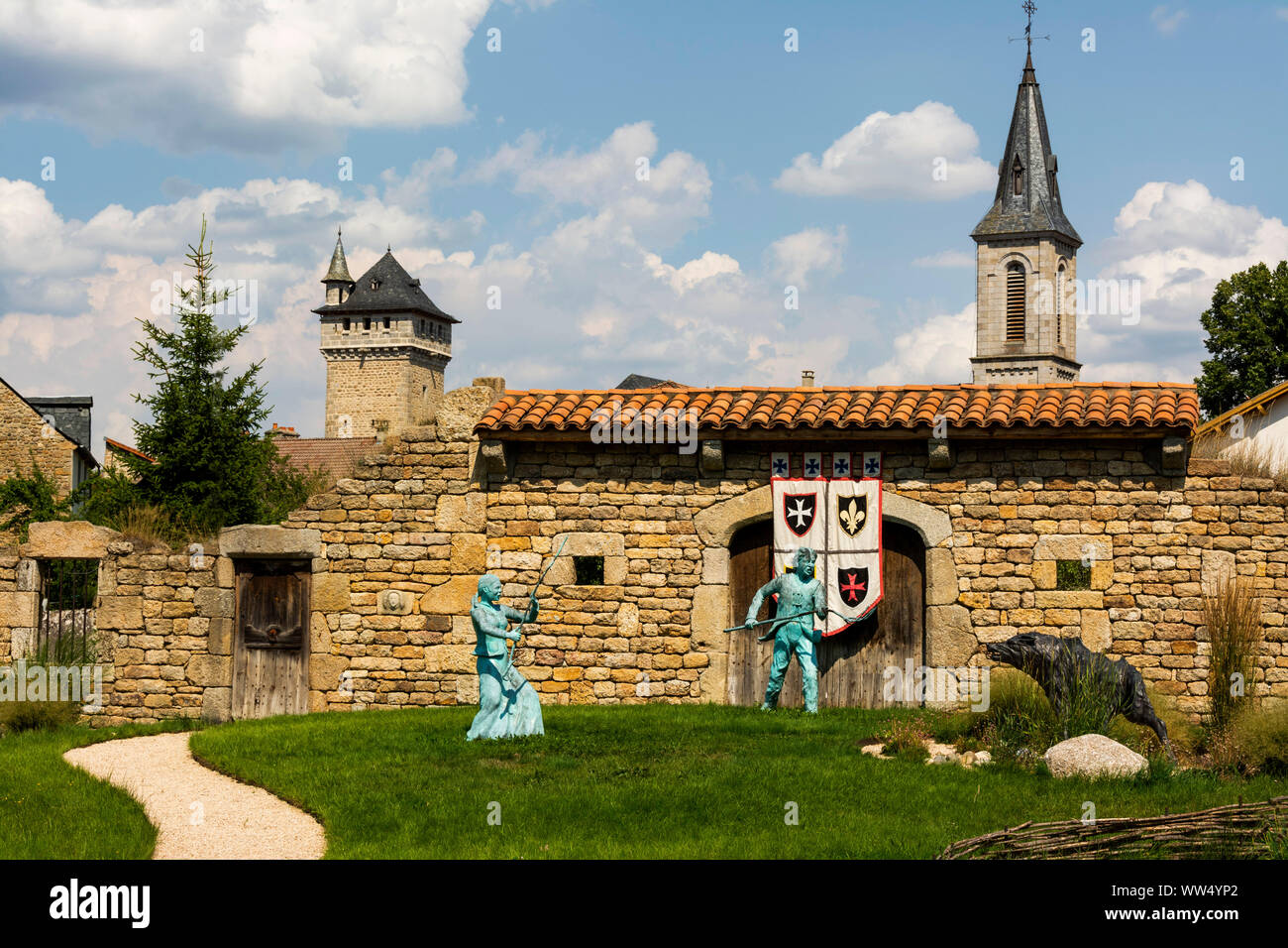 Le Malzieu Ville, rappresentazione dell'attacco della bestia di Gevaudan, Lozère, Occitanie, Francia Foto Stock
