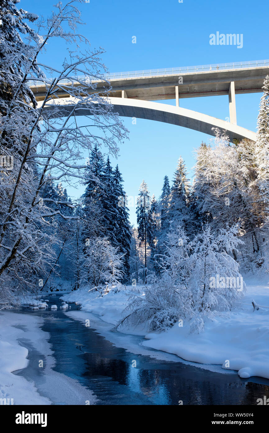 EistobelbrÃ¼Cke, Obere Argen in Eistobel vicino GrÃ¼nenbach, west AllgÃ¤u, AllgÃ¤u, Svevia, Baviera, Germania Foto Stock