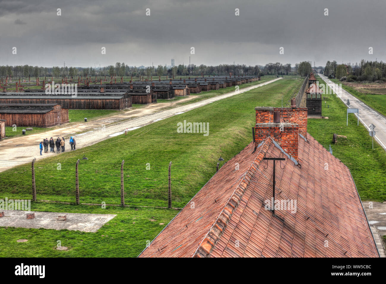 Vista dalla torre di guardia principale sul campo di concentramento di Auschwitz II-Birkenau, Auschwitz, Piccola Polonia, Polonia, Europa Foto Stock