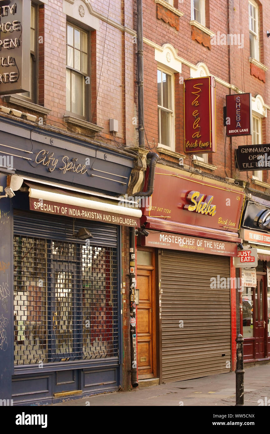 Indiani e Pakistani e Bangladesh negozi nel noto Brick Lane a Londra, Foto Stock