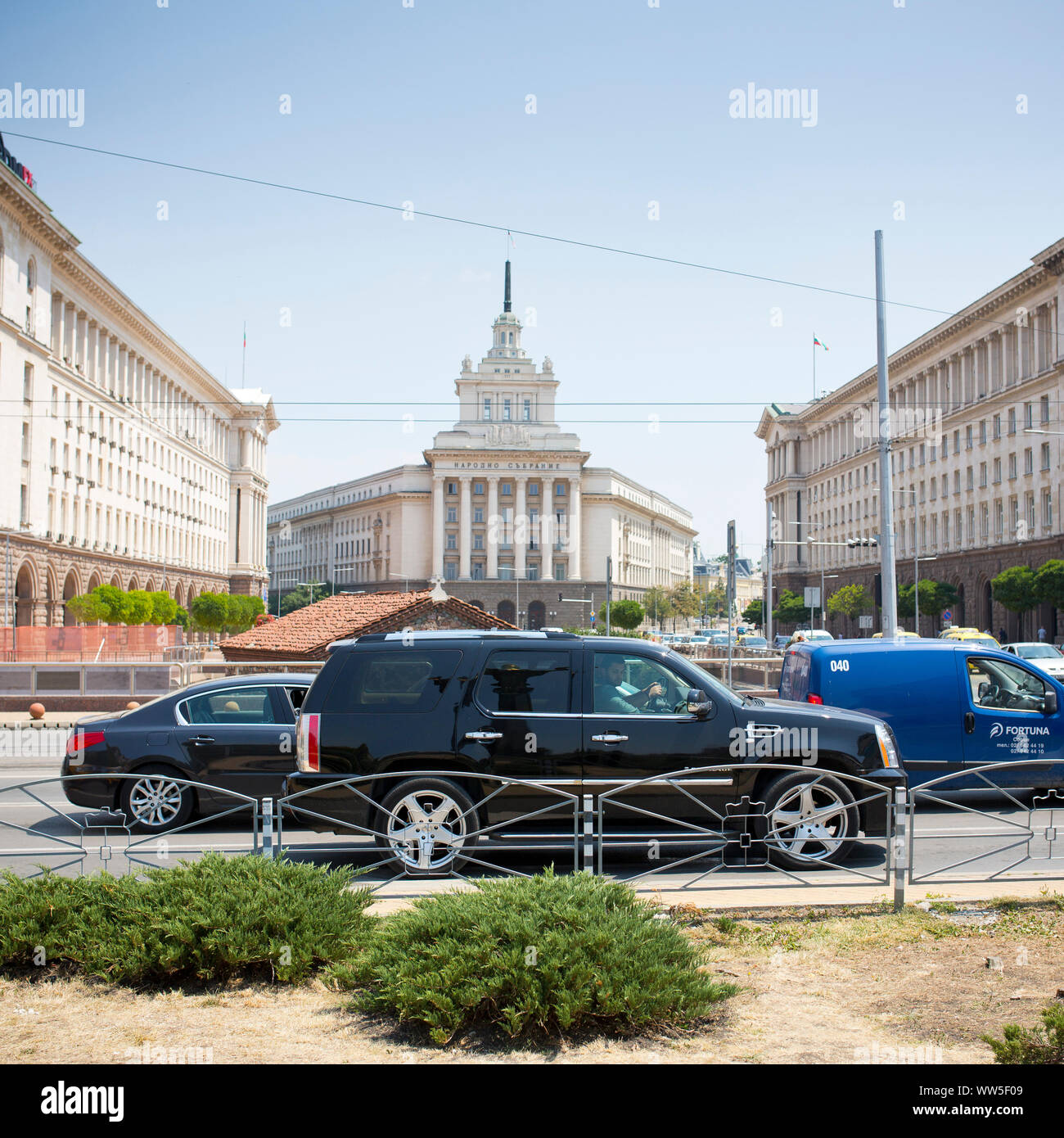 Grandi macchine per le strade di Sofia Foto Stock