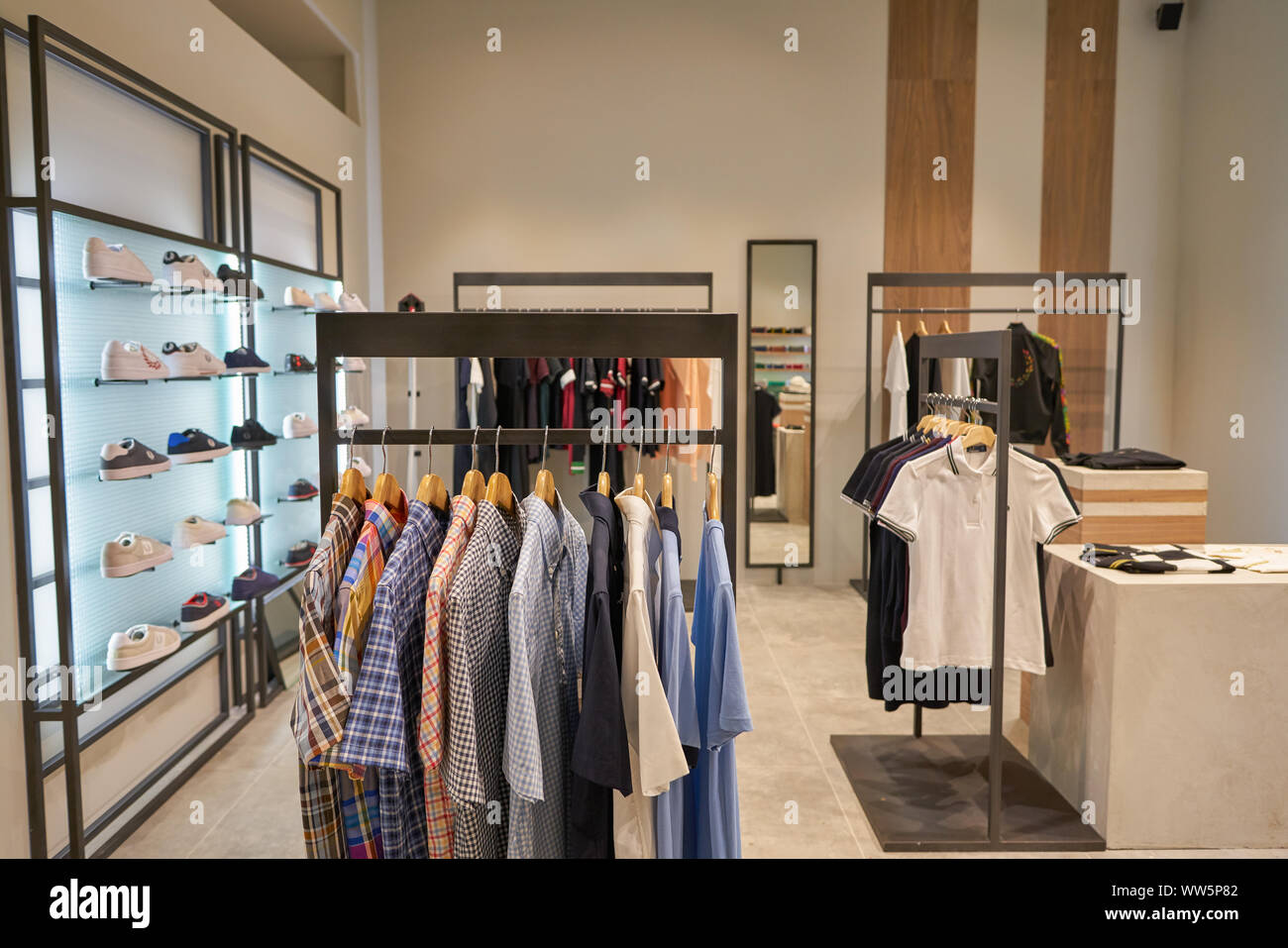 SINGAPORE - circa aprile, 2019: interni colpo di Fred Perry store in Jewel Changi Airport. Foto Stock