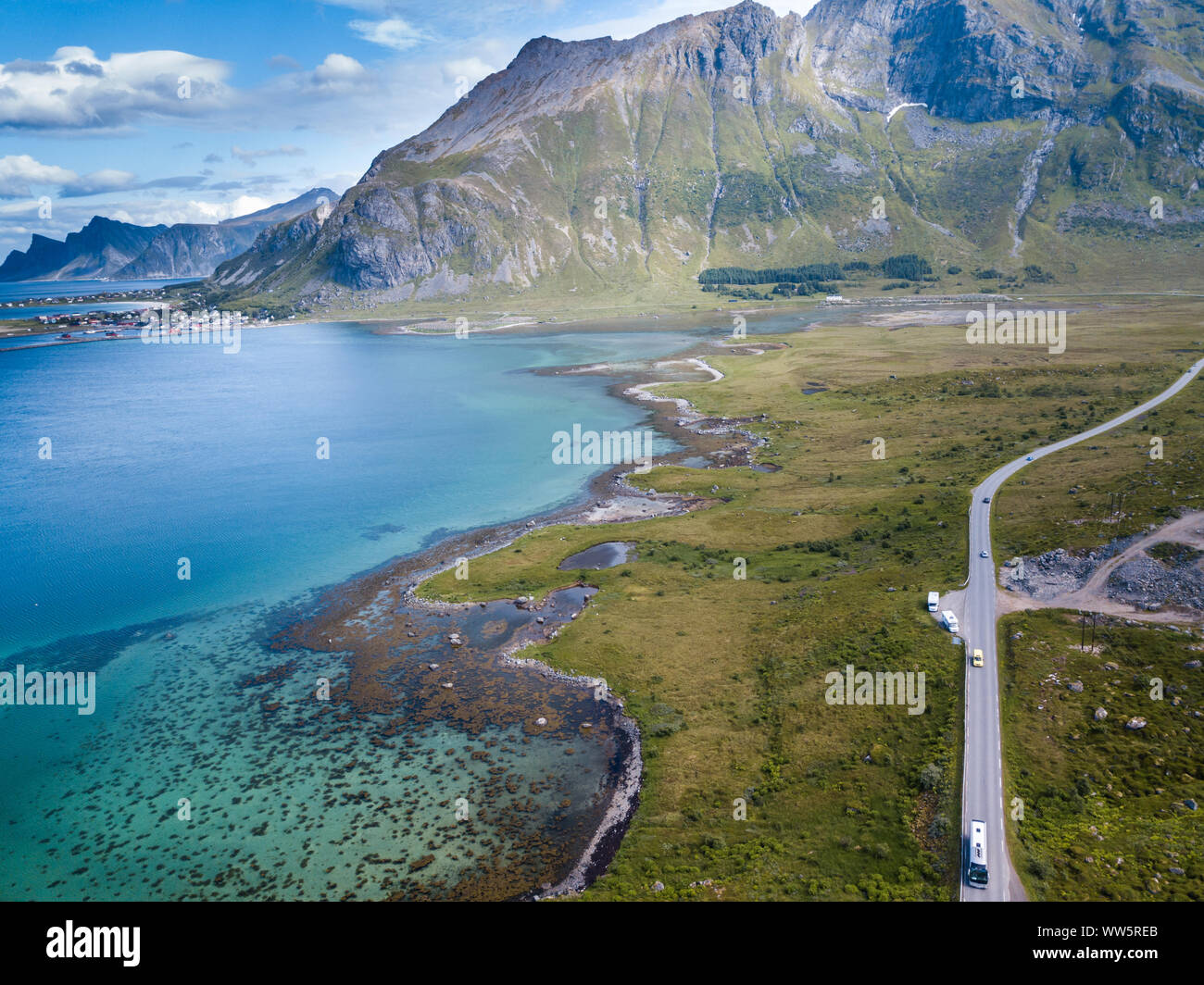 Veduta aerea del bellissimo paesaggio delle Isole Lofoten in estate, Norvegia Foto Stock