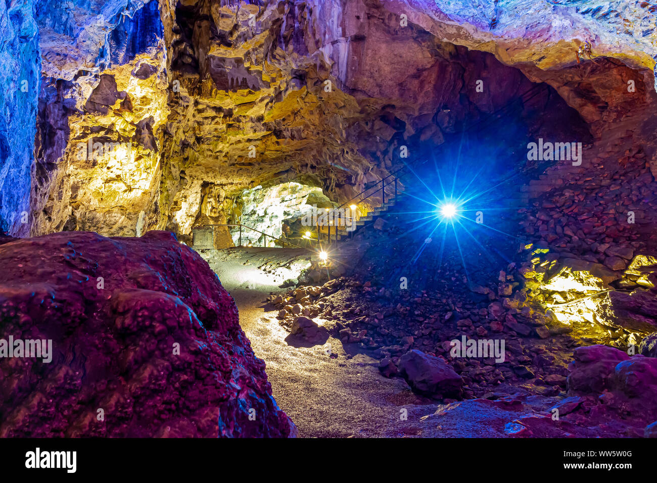 Il Nebelhöhle, di nebbia grotta sulle Alpi Sveve (Schwäbische Alb), Germania Foto Stock